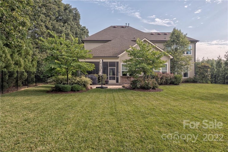 Photo 46 of 48 - 509 Lacebark Elm Ct, Matthews, NC 28104