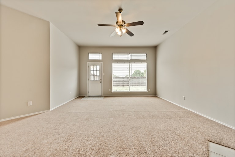 Photo 13 of 28 - 802 Cheyenne Dr, Allen, TX 75002