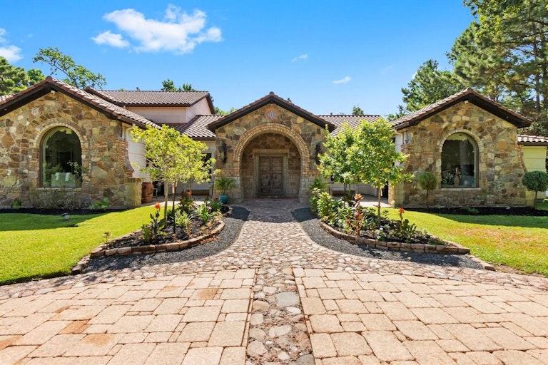 Photo 6 of 51 - 2426 Blue Lake Dr, Magnolia, TX 77354