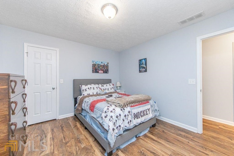 Photo 15 of 19 - 3296 Bridle Brook Dr, Auburn, GA 30011