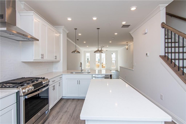 Photo 12 of 37 - 211 Downing Dr #81, Alpharetta, GA 30022