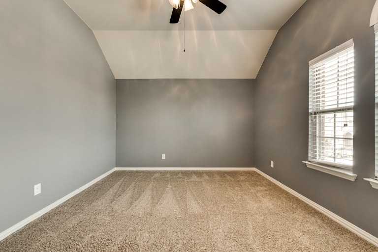 Photo 32 of 38 - 591 Miramar Dr, Rockwall, TX 75087