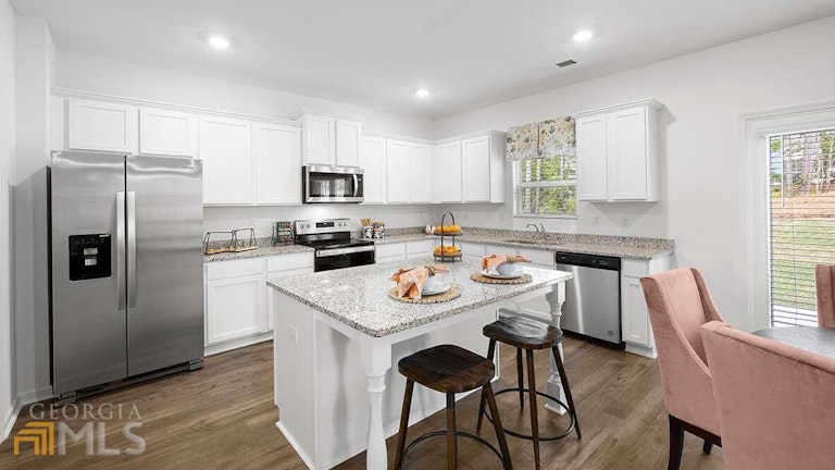 Photo 5 of 39 - 390 Faulkner St #173, Stockbridge, GA 30281