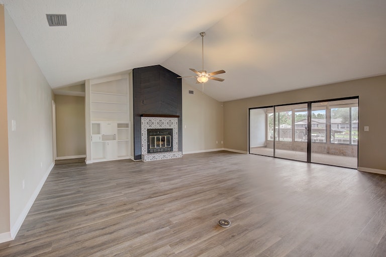 Photo 5 of 32 - 2401 Harris Blvd, Kissimmee, FL 34746