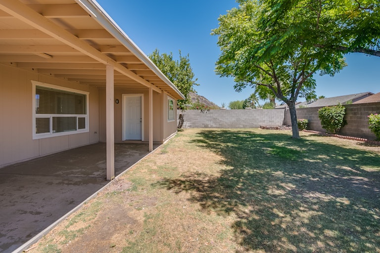 Photo 19 of 22 - 3027 W Daley Ln, Phoenix, AZ 85027