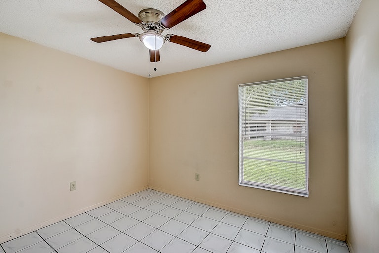 Photo 24 of 33 - 212 Ashford Pl, Kissimmee, FL 34758