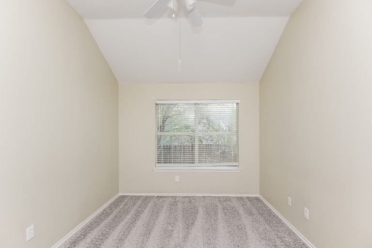 Photo 20 of 25 - 13308 Ridgepointe Rd, Fort Worth, TX 76244