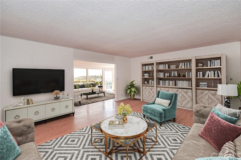 Photo 3 of 15 - 2200 Cielo Pl, Arcadia, CA 91006