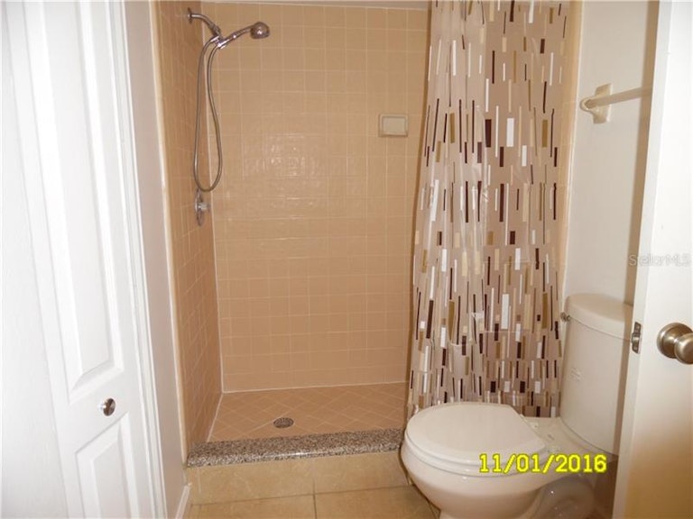 Photo 11 of 18 - 506 Wavecrest Dr, Orlando, FL 32807