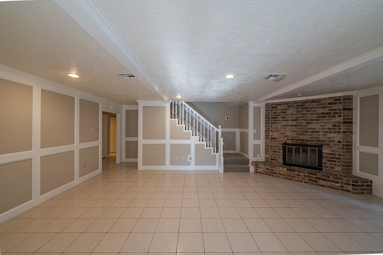 Photo 5 of 35 - 18003 Mahogany Forest Dr, Spring, TX 77379