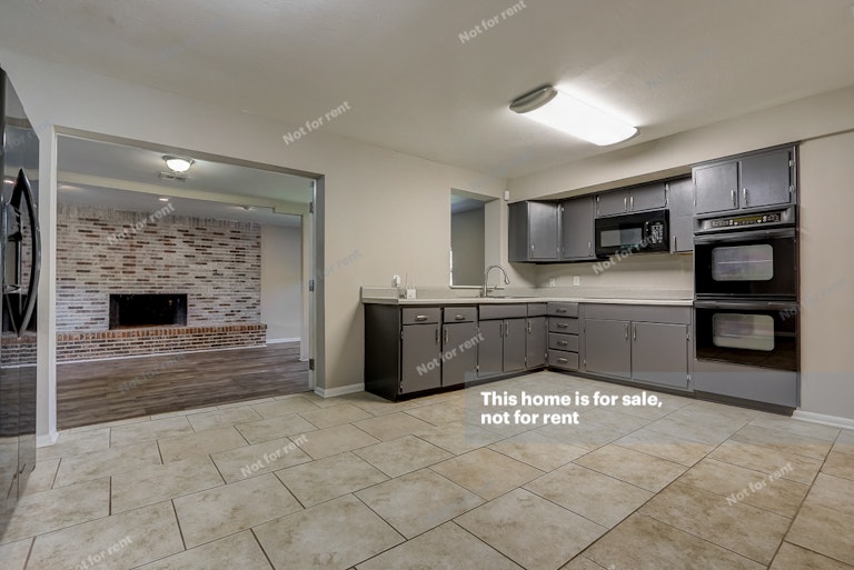 Photo 5 of 39 - 11332 Soforenko Dr, Jacksonville, FL 32218