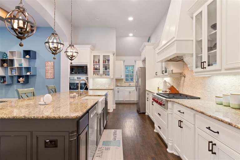 Photo 16 of 40 - 1041 Wagner Way, Lantana, TX 76226