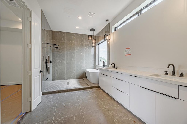 Photo 34 of 45 - 1801 Dunlavy St, Houston, TX 77006