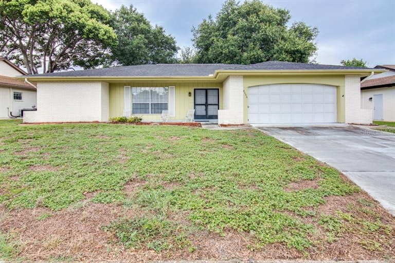 Photo 3 of 43 - 8806 Shenandoah Ln, Hudson, FL 34667