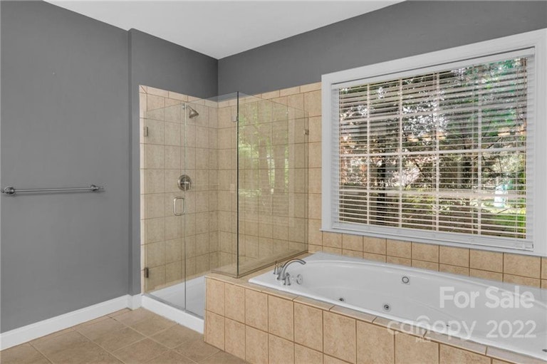 Photo 29 of 48 - 5418 Shoal Brook Ct, Charlotte, NC 28277