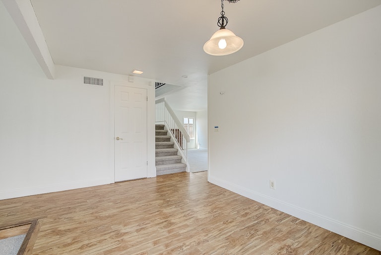 Photo 18 of 44 - 8017 Stone Canyon Cir, Citrus Heights, CA 95610