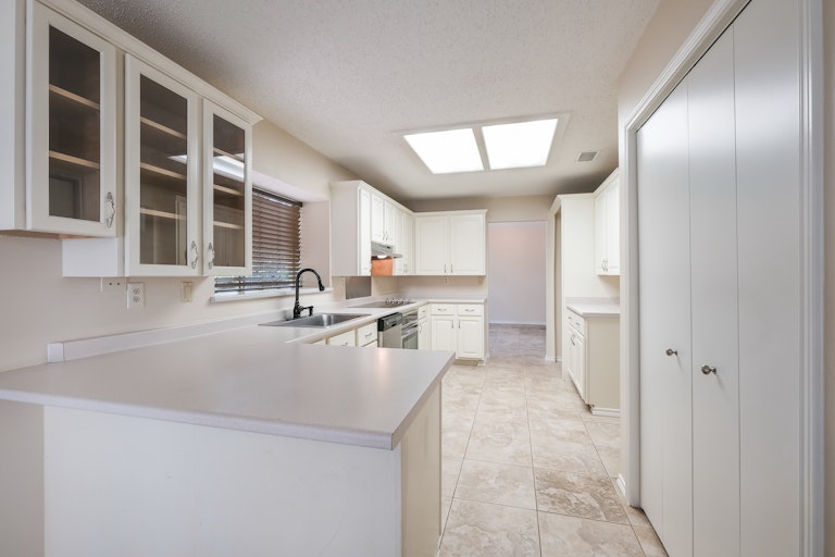 Photo 8 of 25 - 10138 Sandyglen, San Antonio, TX 78240