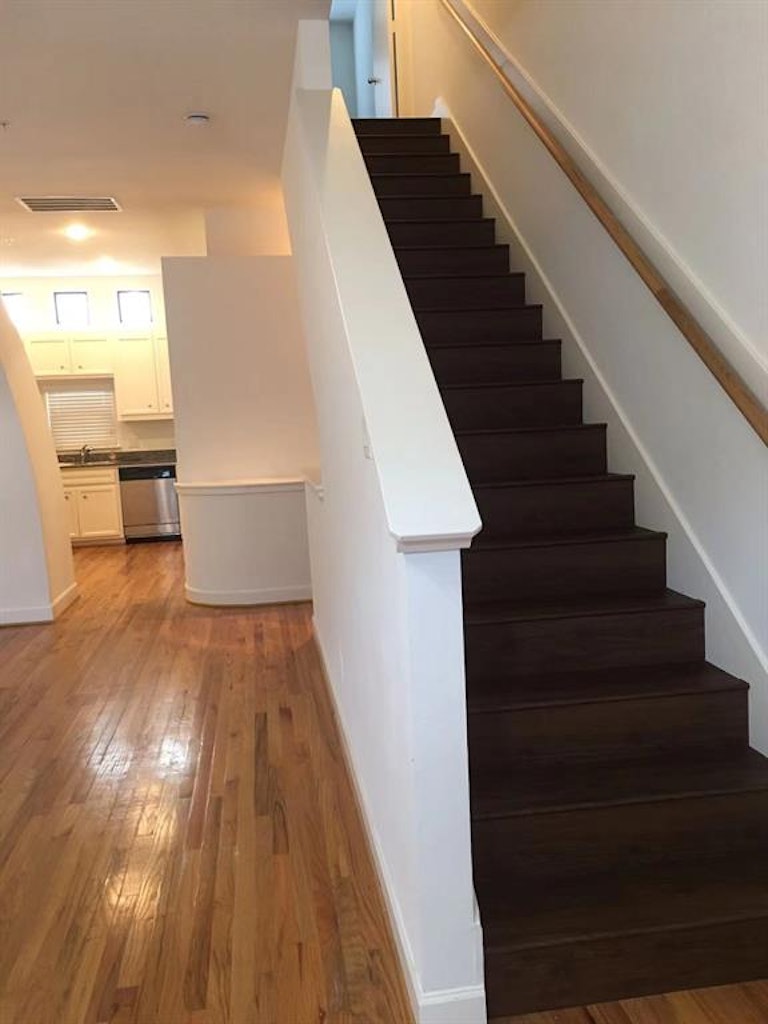 Photo 10 of 18 - 2710 Hullsmith Dr #1001, Houston, TX 77063