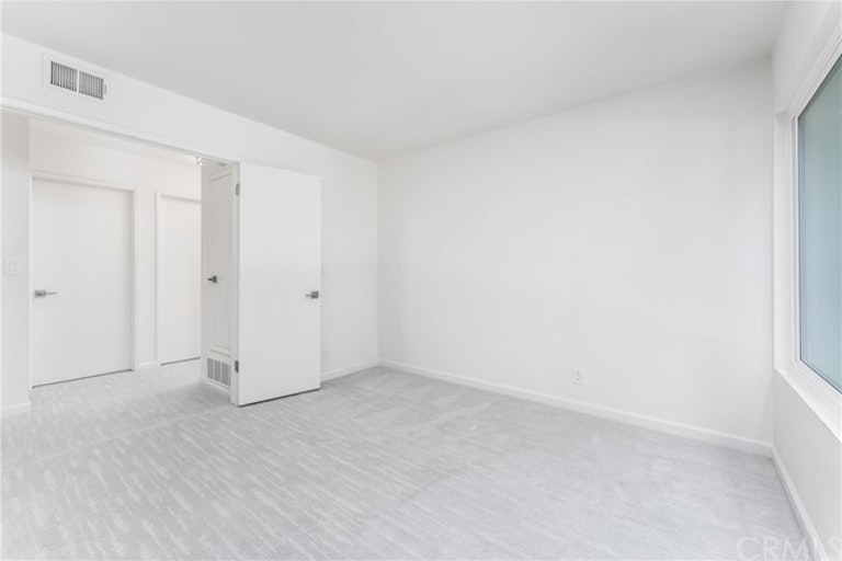 Photo 11 of 21 - 17681 Brittany Ln #80, Huntington Beach, CA 92647