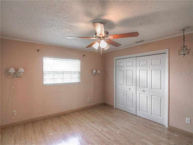 Photo 14 of 23 - 111 Volusia Dr, Winter Haven, FL 33884