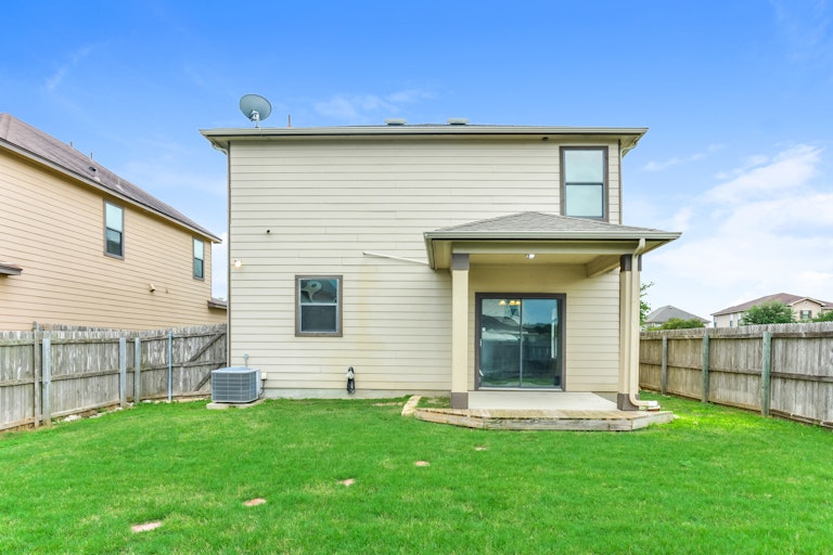 Photo 7 of 27 - 5701 Ping Way, Schertz, TX 78108
