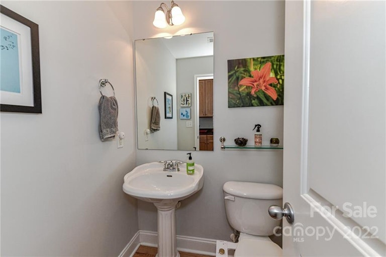 Photo 17 of 35 - 937 Gracie Way, Charlotte, NC 28204