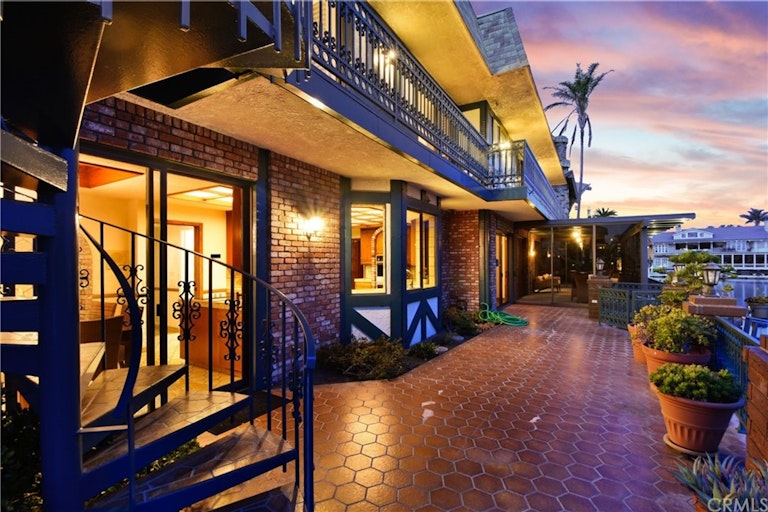 Photo 6 of 45 - 3682 Escapade Cir, Huntington Beach, CA 92649