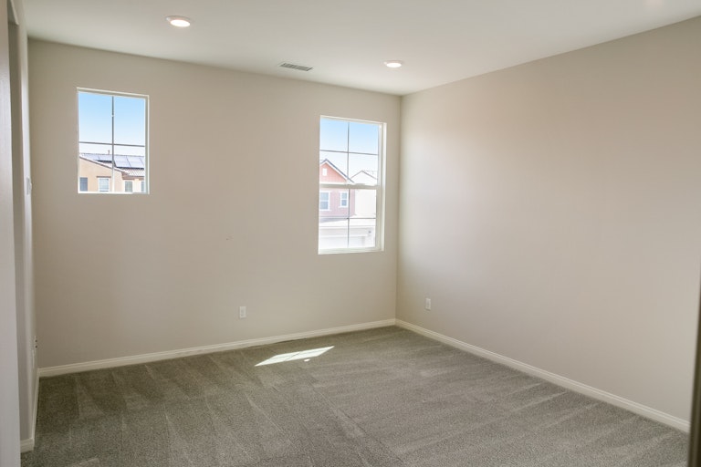 Photo 7 of 37 - 454 Tibbetts St, Santa Paula, CA 93060