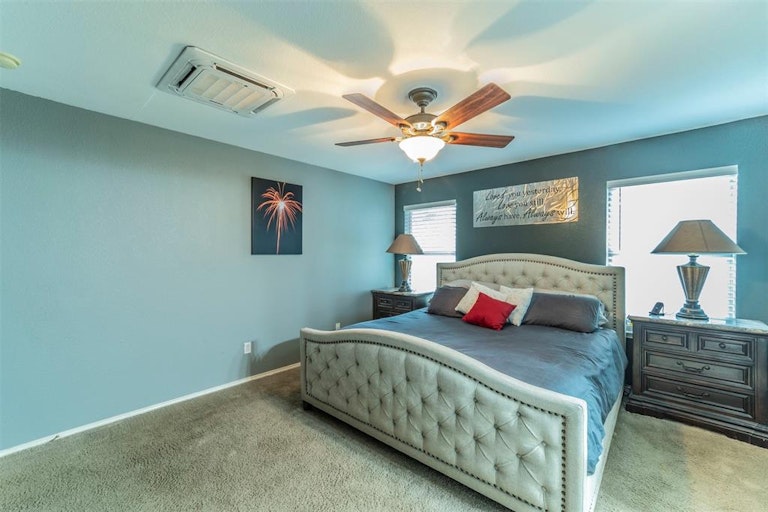 Photo 12 of 27 - 620 Sawyer Dr, Saginaw, TX 76179