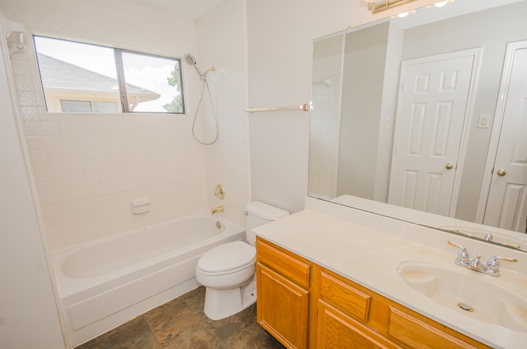 Photo 26 of 29 - 6205 Sasaki Way, Garland, TX 75043