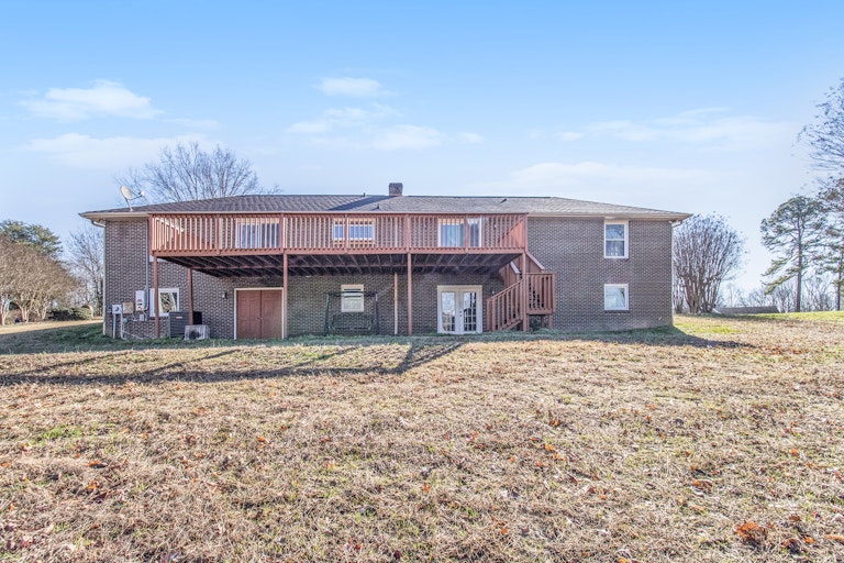 Photo 7 of 44 - 142 Quail Hollow Dr, Kings Mountain, NC 28086
