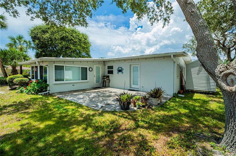 Photo 30 of 35 - 817 Harbor Dr S, Venice, FL 34285
