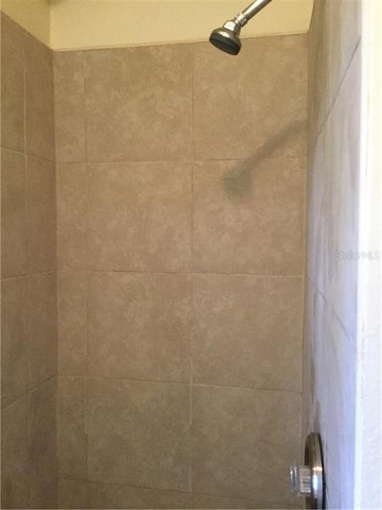 Photo 6 of 16 - 2010 N Hastings St, Orlando, FL 32808