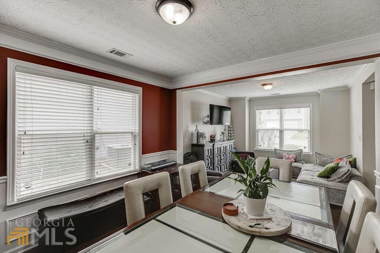 Photo 8 of 41 - 3248 Meadow Point Dr, Snellville, GA 30039