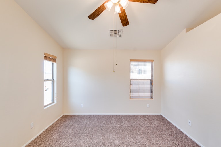 Photo 11 of 21 - 1298 W Hereford Dr, San Tan Valley, AZ 85143