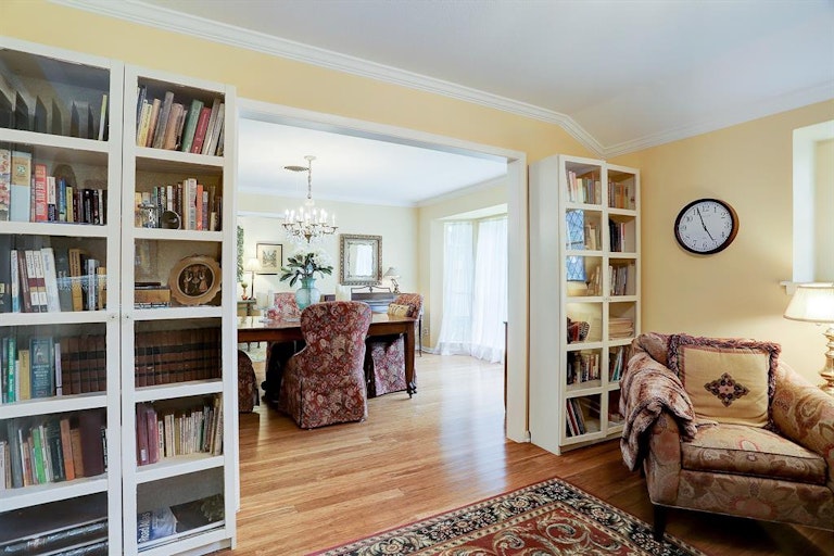 Photo 8 of 23 - 5414 Indigo St, Houston, TX 77096