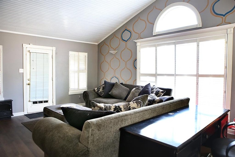 Photo 11 of 38 - 5825 N Hills Dr, North Richland Hills, TX 76117