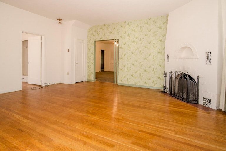 Photo 13 of 56 - 134 1st St, Woodland, CA 95695