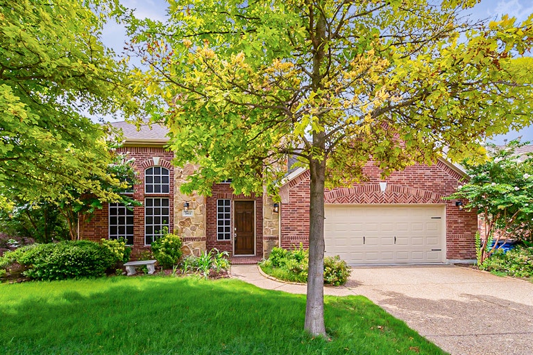 Photo 1 of 27 - 2612 Powderhorn Dr, Little Elm, TX 75068