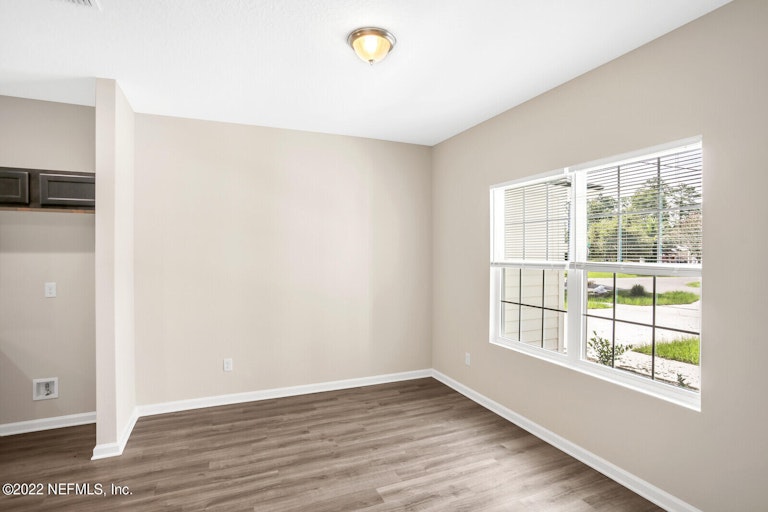 Photo 9 of 24 - 5925 111th St, Jacksonville, FL 32244