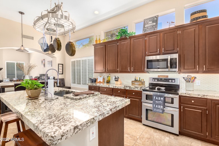 Photo 14 of 35 - 3014 E Winchcomb Dr, Phoenix, AZ 85032
