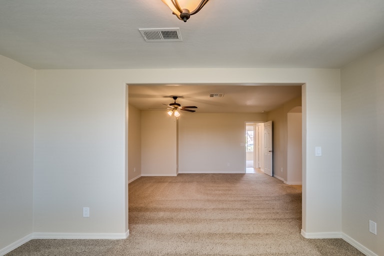 Photo 11 of 22 - 3027 W Daley Ln, Phoenix, AZ 85027