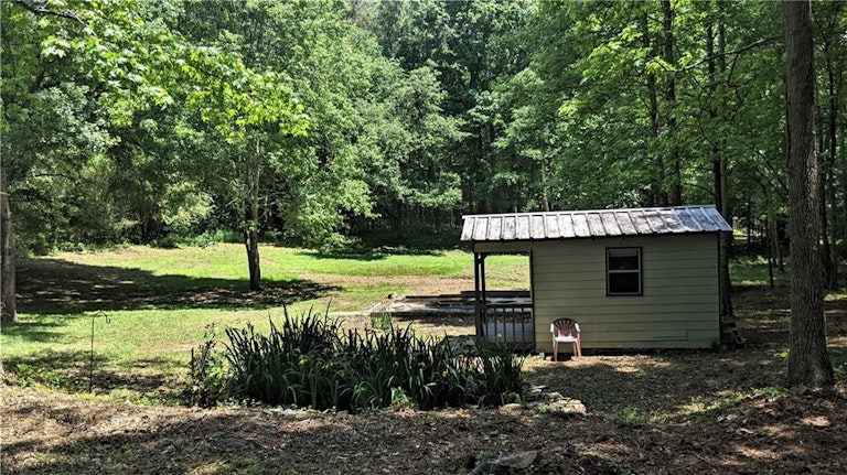 Photo 12 of 41 - 5585 Villa Rica Hwy, Dallas, GA 30157