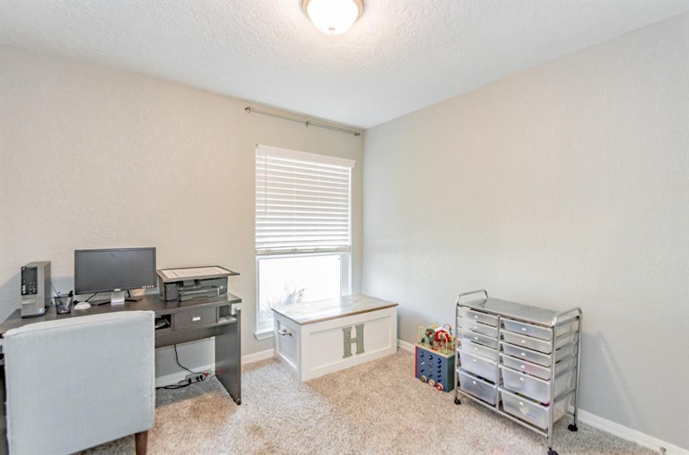 Photo 17 of 24 - 16930 Creek Line Dr, Friendswood, TX 77546