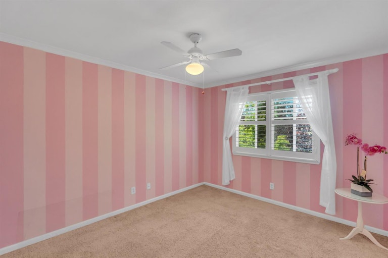 Photo 19 of 35 - 350 Westlake Dr, West Sacramento, CA 95605