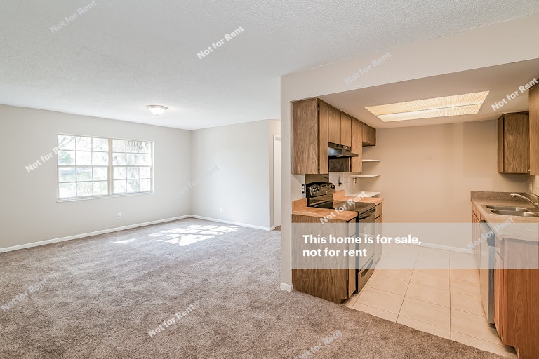 Photo 12 of 25 - 8415 Frost St N, Jacksonville, FL 32221