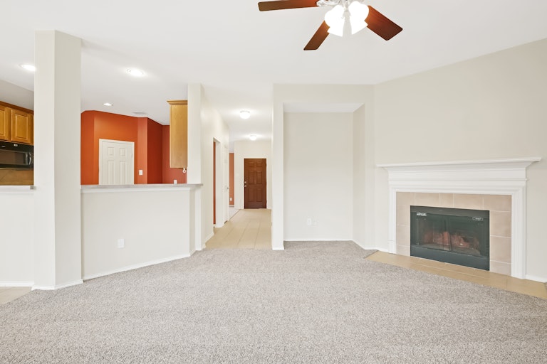 Photo 3 of 25 - 8748 Bloomfield Ter, Fort Worth, TX 76123