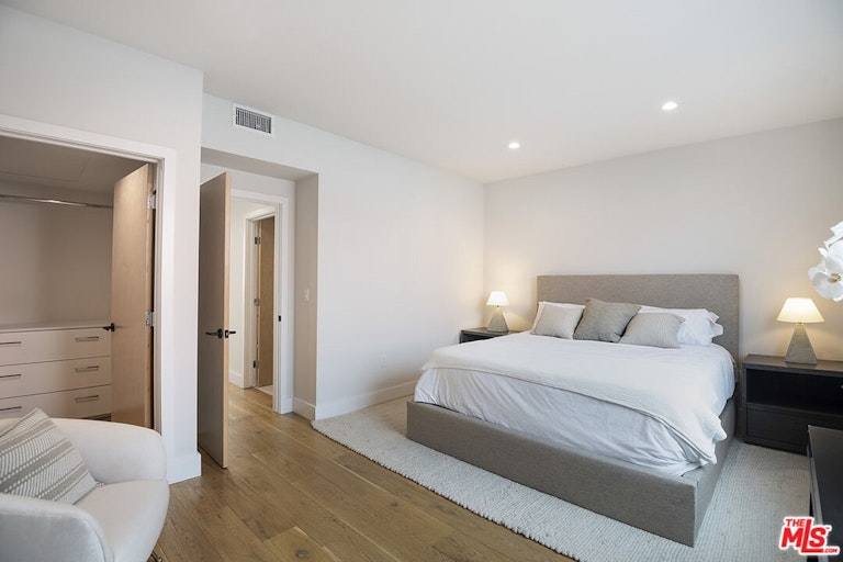 Photo 10 of 23 - 1806 N Gramercy Pl Unit PH2, Los Angeles, CA 90028