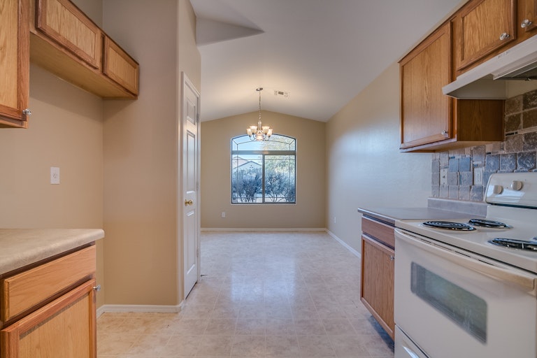 Photo 7 of 27 - 3326 W Fraktur Rd, Phoenix, AZ 85041