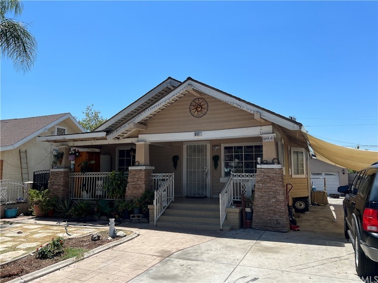 Photo 2 of 14 - 651 W Nevada St, Ontario, CA 91762